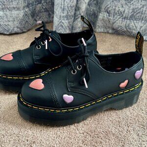 Dr. Martens Womens 1461 Quad Heart Leather Platform Shoe, Black- Size 7